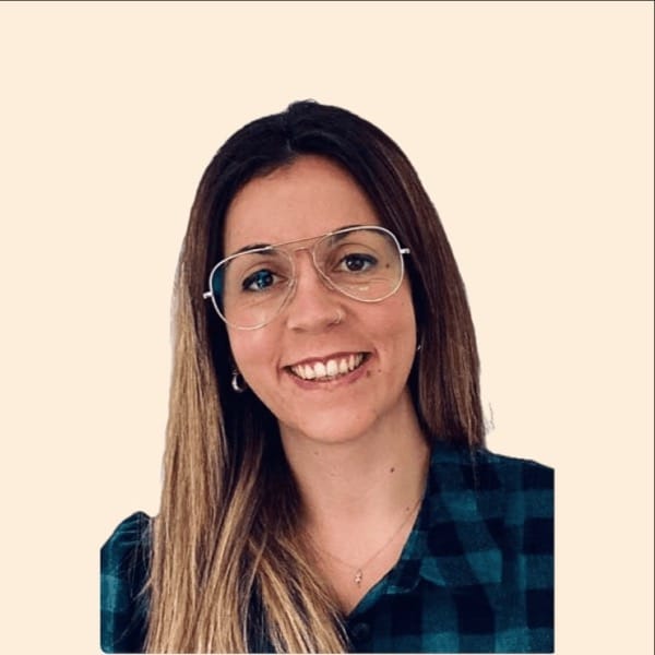 Alejandra, Psicóloga especializada en habilidades sociales y comunicación asertiva