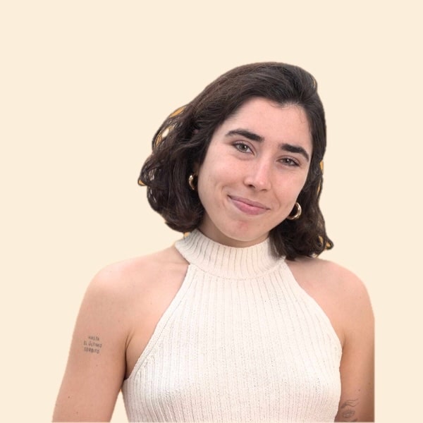 Isabel, Psicóloga sanitaria con perspectiva integradora, formada en trauma, apego y vínculos